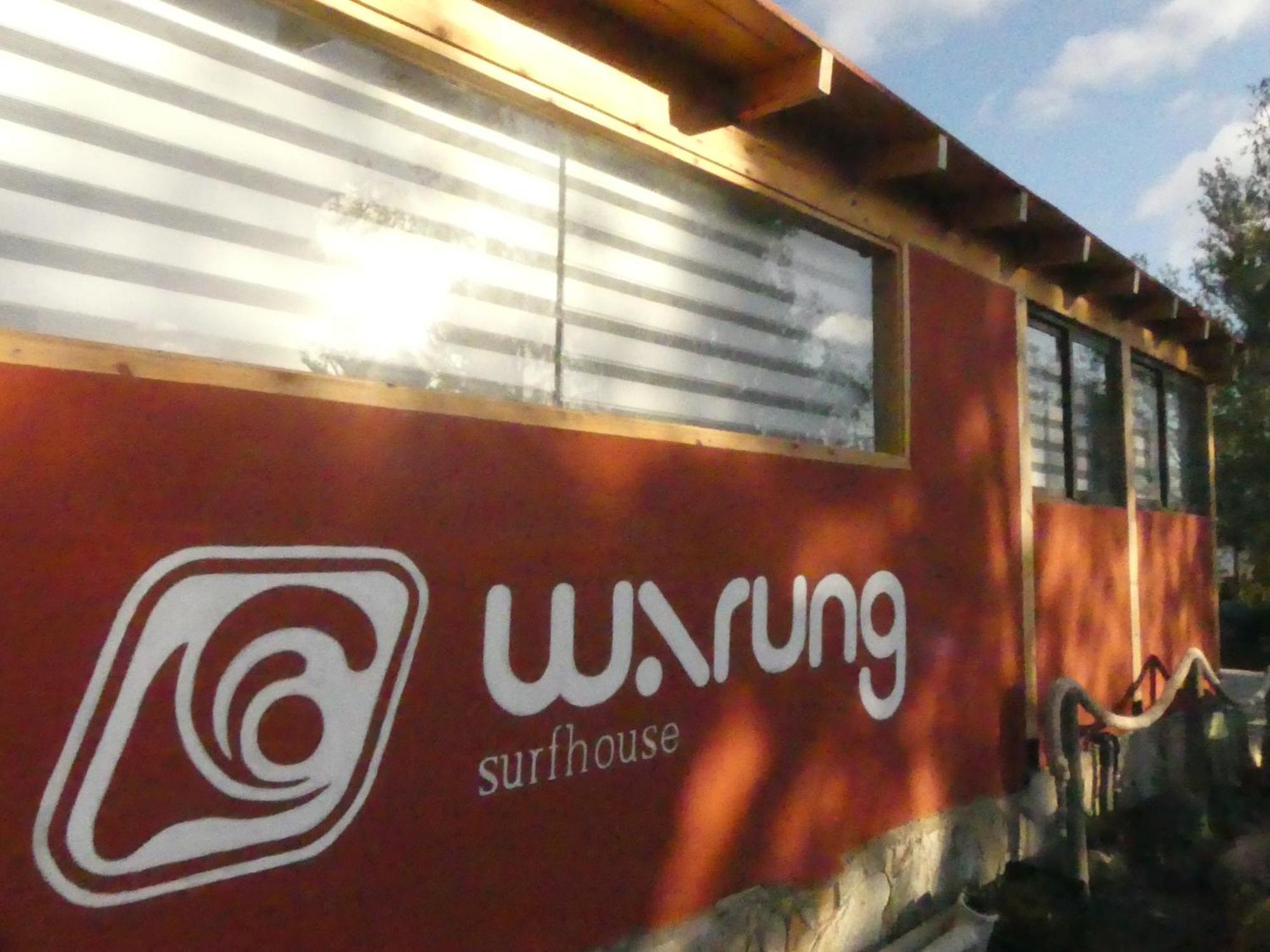 Warung 호텔 라하레스 외부 사진